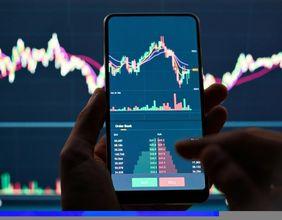 What’s Driving the Rise in S&P/TSX Composite and U.S. Markets Today?