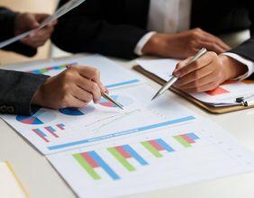 Canadian Imperial Bank Valuation Debate Keeps S&P/TSX 60 Watching