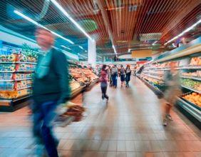 How Leslie’s, Inc. (NASDAQ:LESL) Is Navigating Financial Challenges and Market Fluctuations