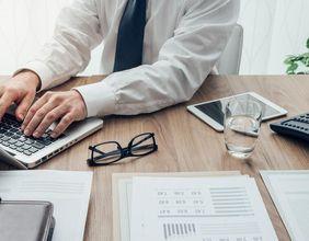 Can Bank of Queensland (ASX:BOQ) Outpace the ASX 200 Index in 2024?