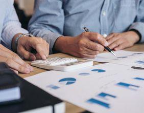 Plus500 Ltd. (LON:PLUS) Sees 0.8% Increase in Stock Price