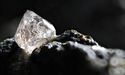  De Beers reports its strongest diamond sale in three years 