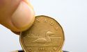  Why is the Canadian dollar called loonie? 