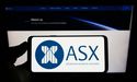 ASX 200 slumps alongside commodity prices, energy & material stocks suffer