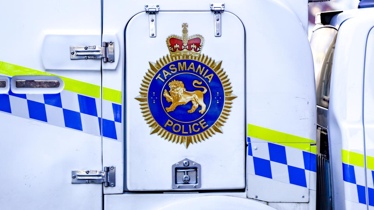 Officer charged over fatal Tas crash