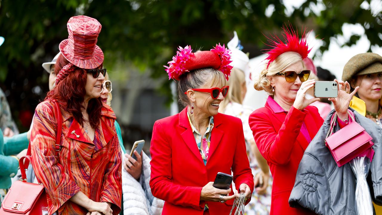  Melbourne Cup racegoers back at the track 