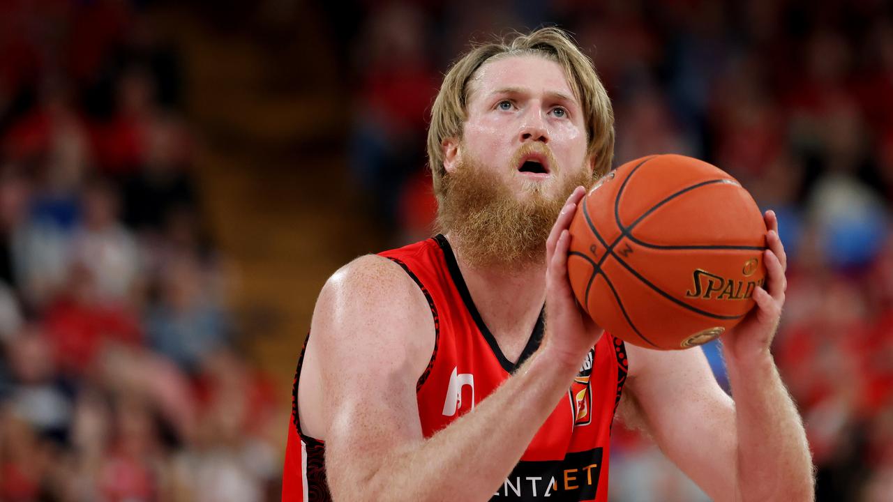  Imports fire Perth past 36ers in NBL 