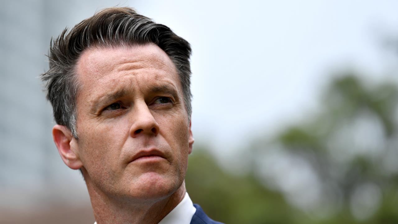NSW Labor wants to ban phones in schools