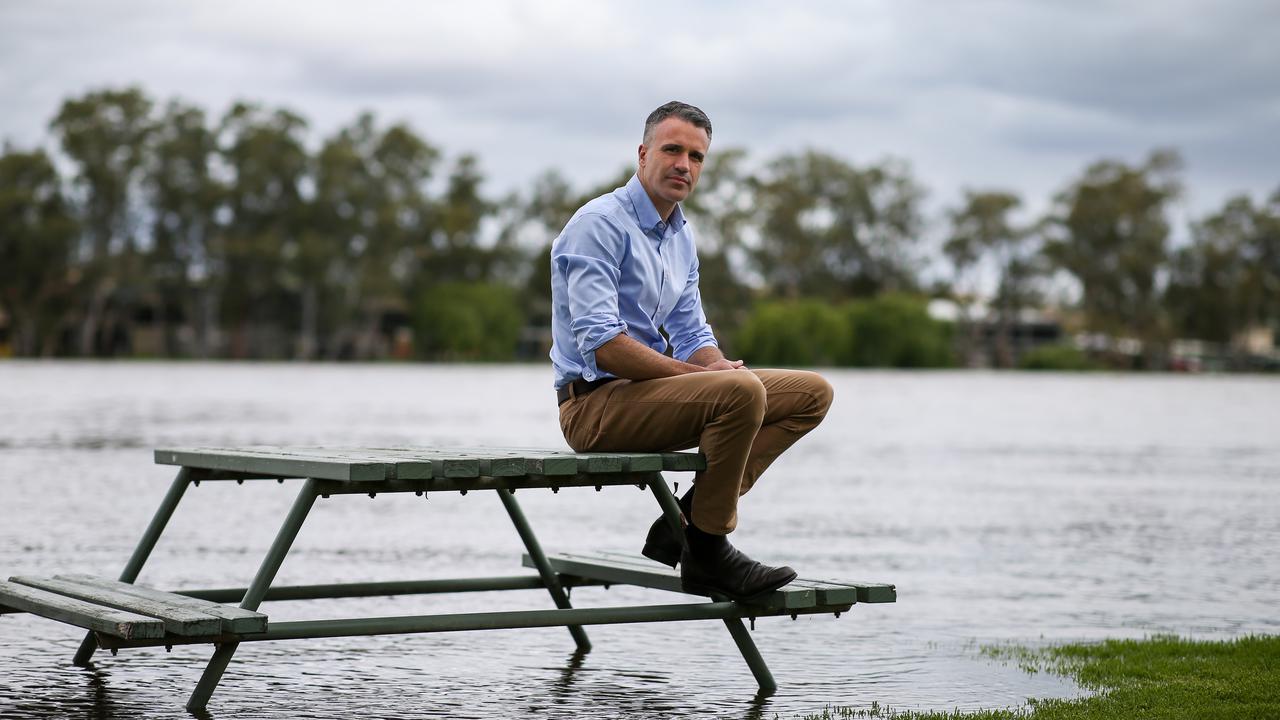 SA floodwaters stall, peak to hit later