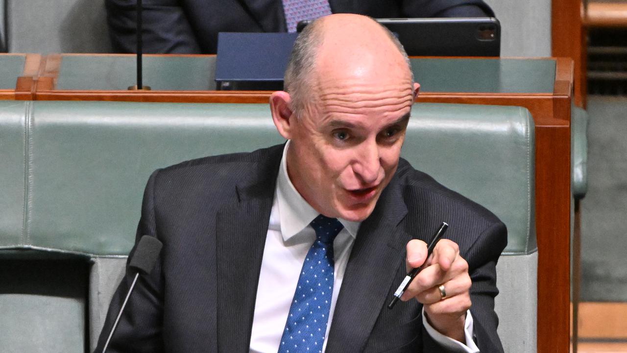 Former minister accused of intimidation
