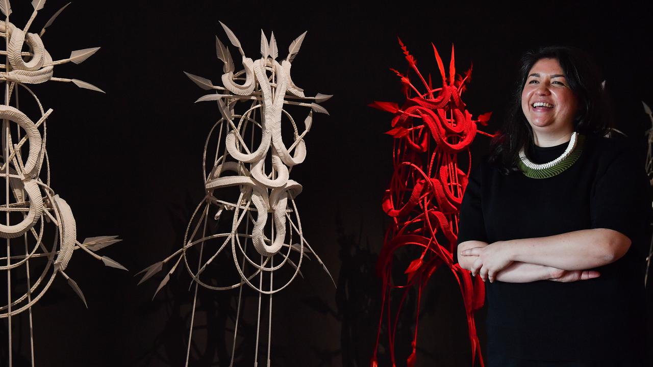  Crowds to explore new AGNSW building 
