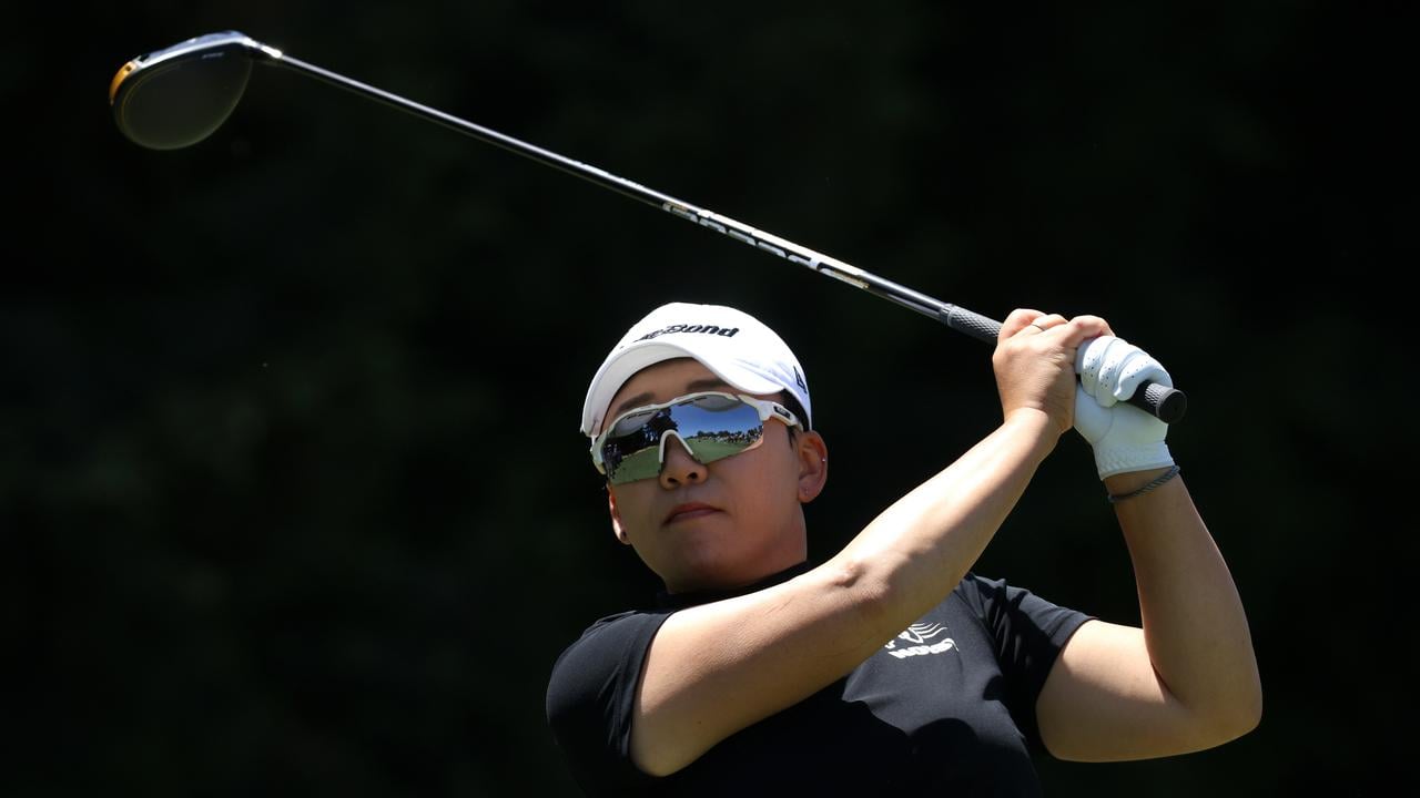  Shin surges clear of Australian Open pack 