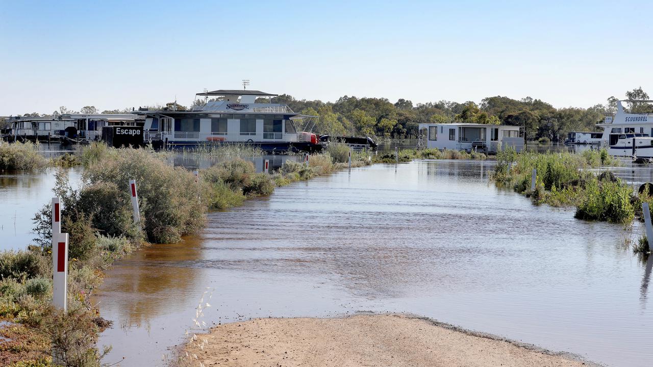 Elderly patients moved ahead of SA flood