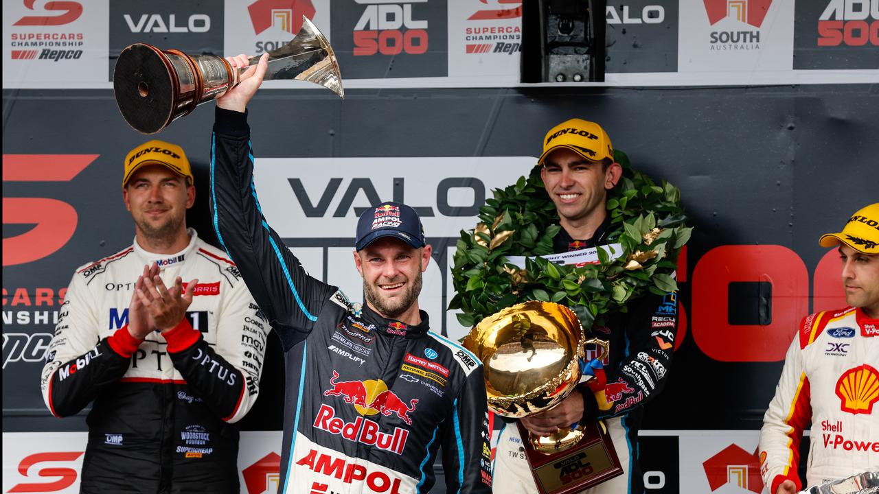  Van Gisbergen takes wait-and-see approach 