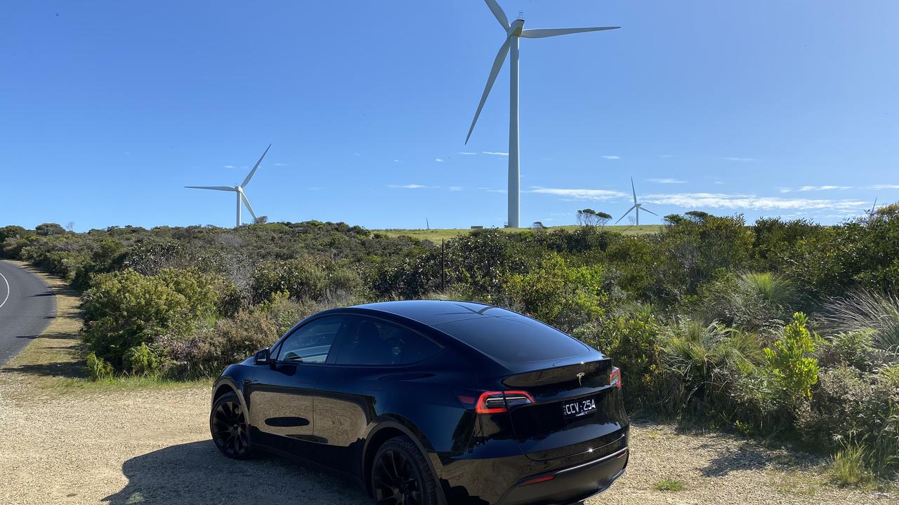 'Half of new cars to be electric by 2030'