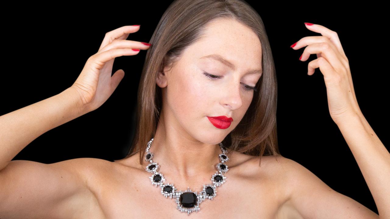 Caddick's jewellery sparks auction frenzy