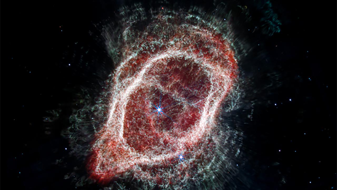 Astronomers solve star's 'messy death'
