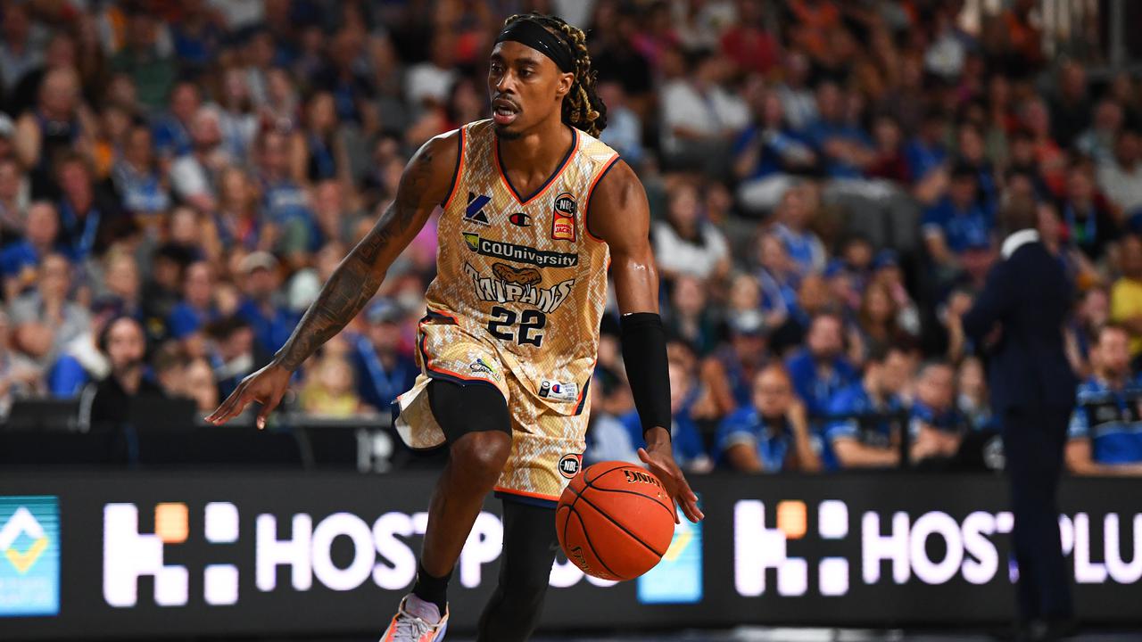  Cairns come back to run down Hawks in NBL 