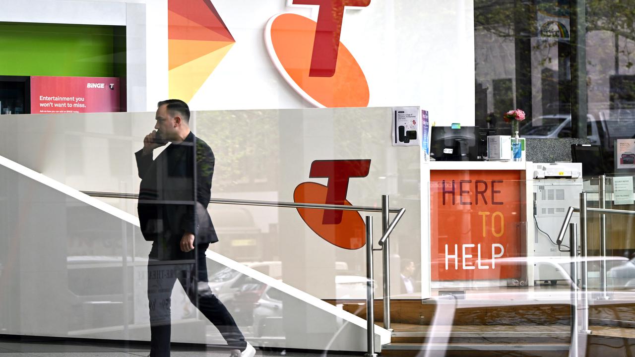 Telstra sorry for private data online leak