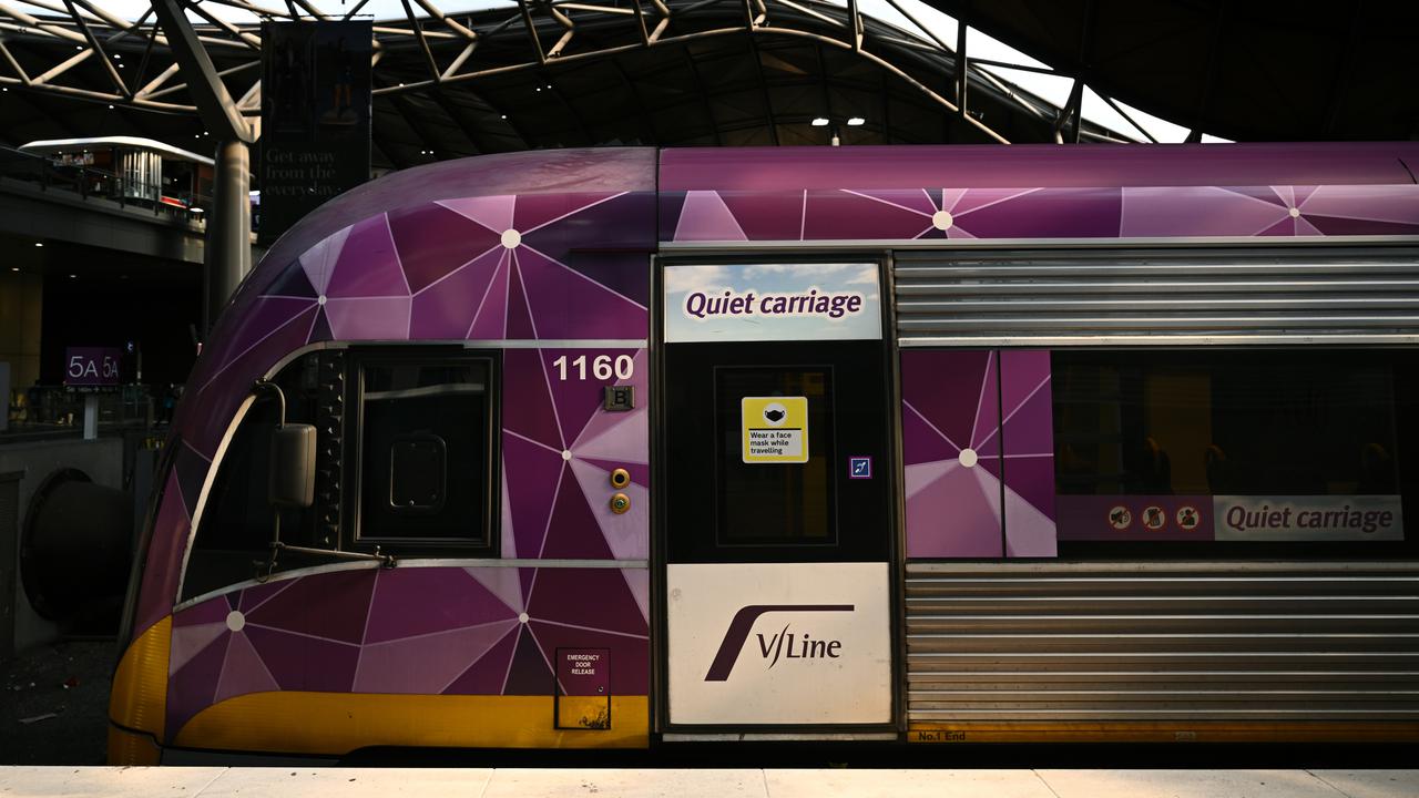 Victorians to get free festive transport