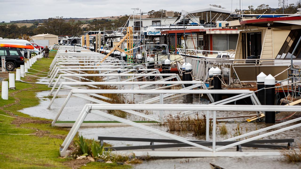 Flood alert as river swamps caravan park