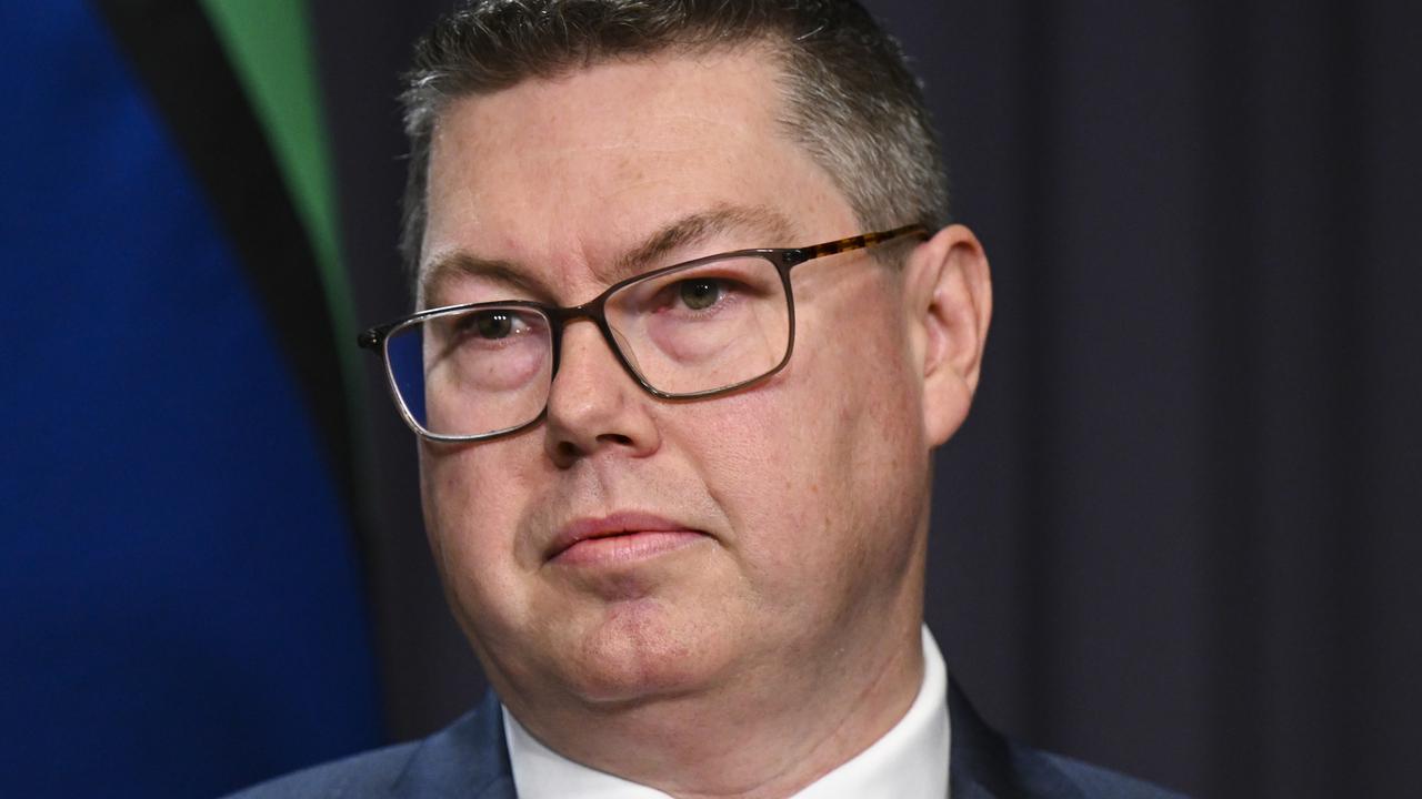 Australia and Vanuatu strike security deal