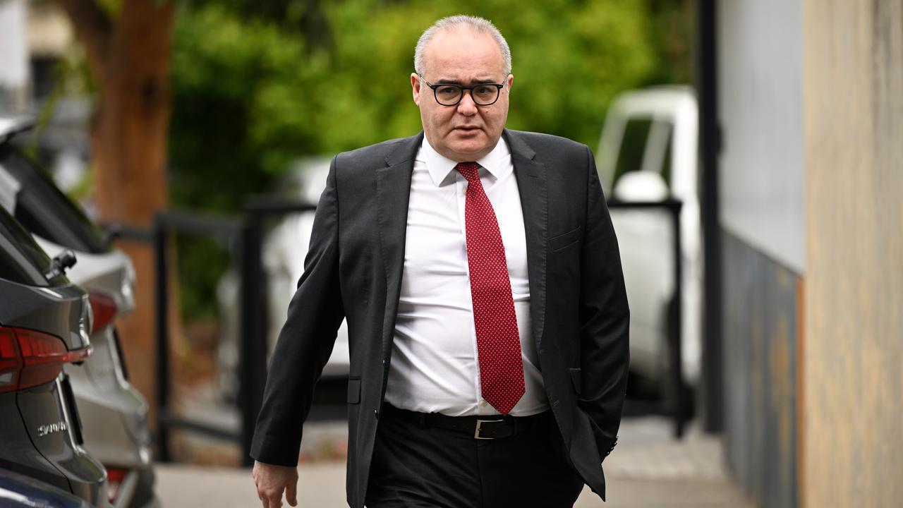 Independent tipped to take final Vic seat