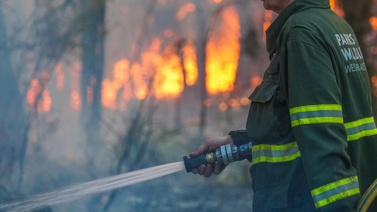 Perth bushfire downgraded to watch and act