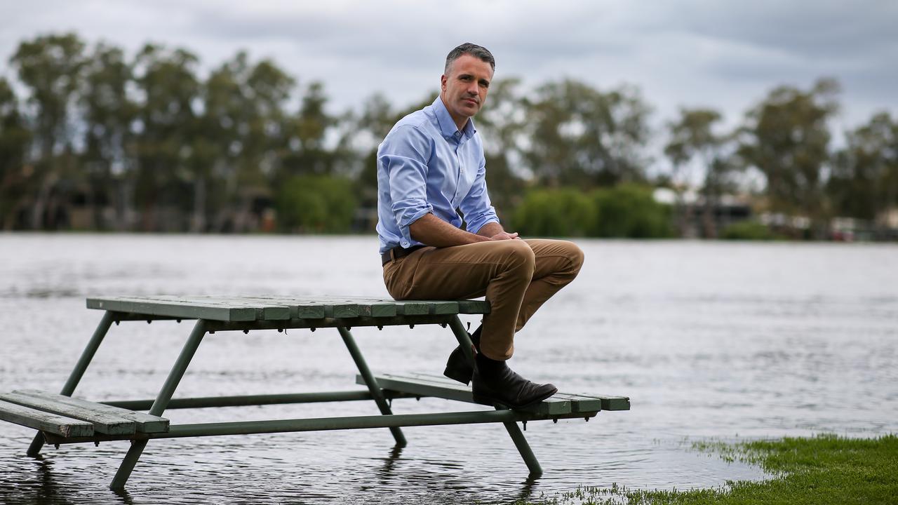 SA bans boating, fishing, swims on Murray