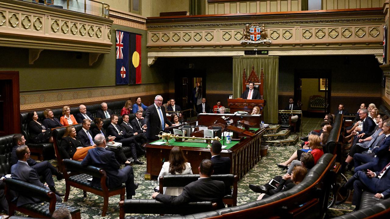 NSW pollies hold pre-Christmas sitting