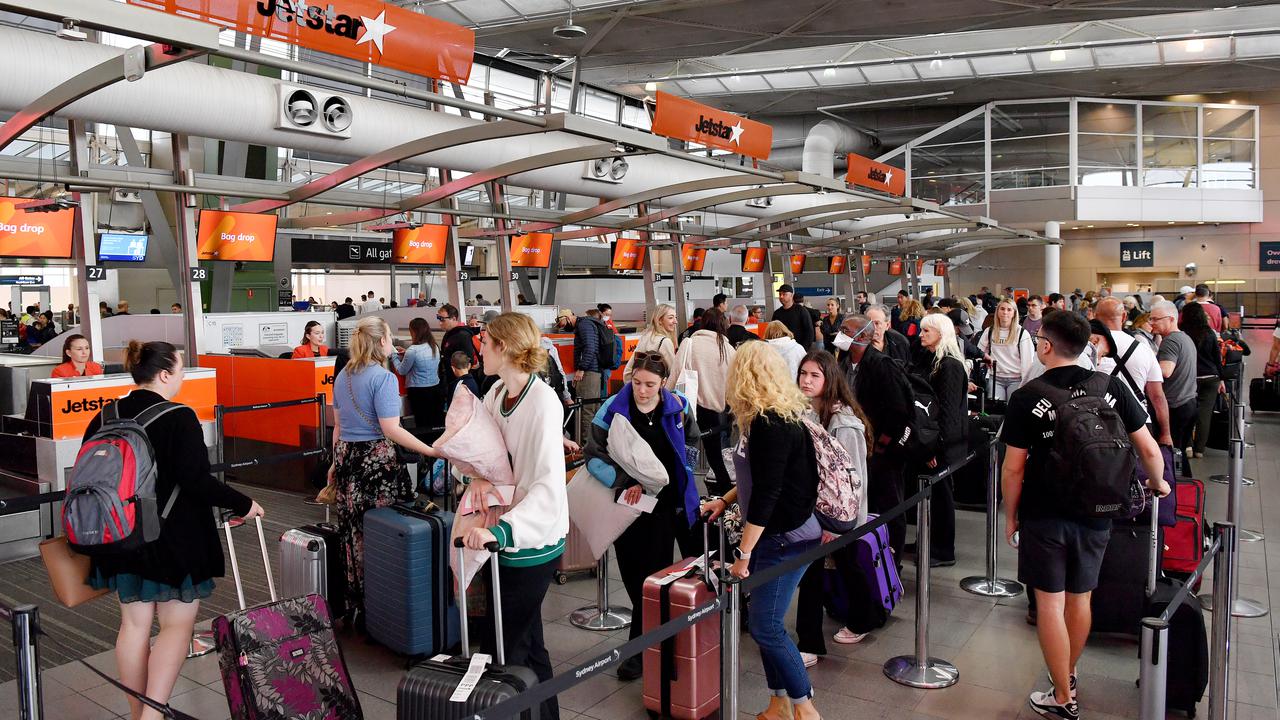 Christmas travel rush slams airports