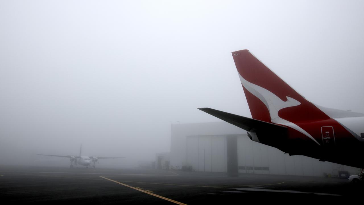  Flights diverted as Melbourne fogs up 