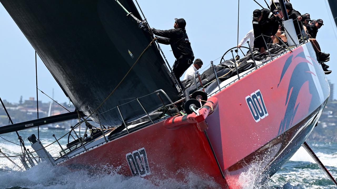  Sydney-Hobart fleet warned of strong winds 