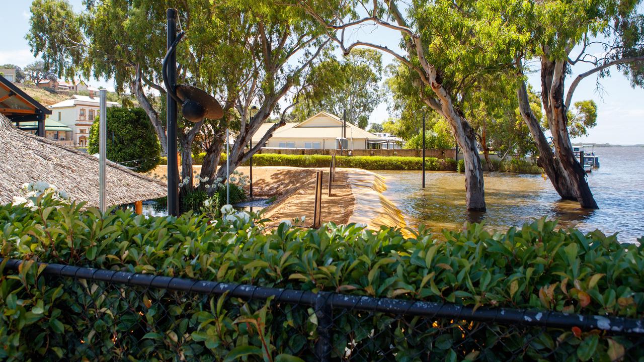 Floodwater threat to isolate SA properties