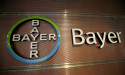  Bayer sees lower 2023 operating profit on cost inflation 