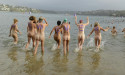 Annual Sydney nudie dip crowd in world record attempt