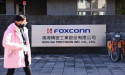  Foxconn Q1 sales edge up, but Q2 outlook poor 