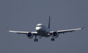  China signals wait-and-see stance on big jet orders 