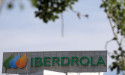  Iberdrola plans sale-leaseback deal for wind and solar farm land - sources 