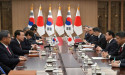  South Korean and Japanese leaders meet again to improve ties 